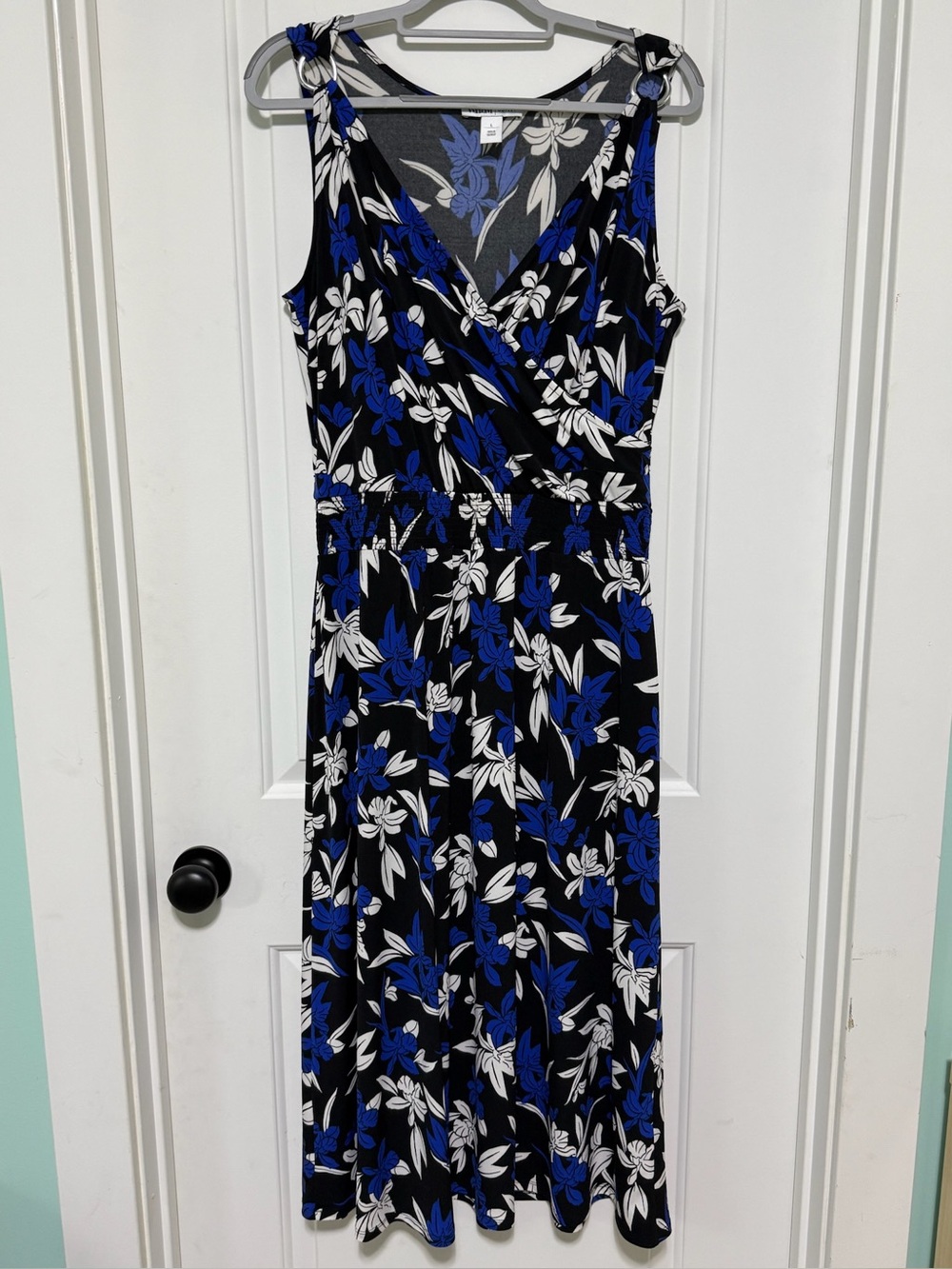 NWOT White House Black Market Black, Blue & White Floral Sleeveless Maxi Dress